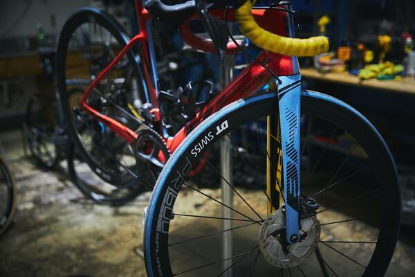 Servis kola — oprava v dílně Velointest